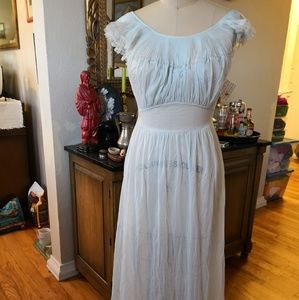 Vintage Negligee / Glamorous Night Gown
